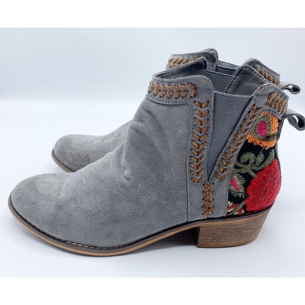 Hippie Vibe Tribe BOHO Chic Gray Suede Floral Embroidery Ankle Boots Size 8